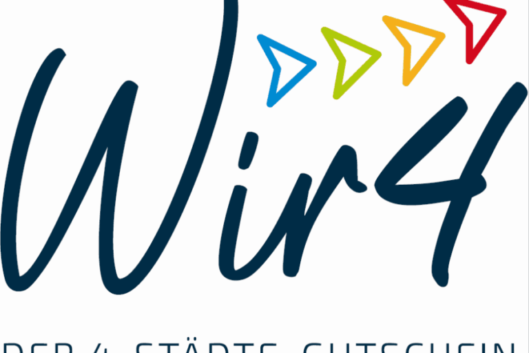 Das neue Logo des Vier-Städte-Gutscheins „Wir 4 – Der 4-Städte-Gutschein“. Ein gemeinsames Angebot der Städte Oberhof, Schleusingen, Suhl und Zella-Mehlis zur Stärkung der regionalen Wirtschaft und Innenstädte. / Quelle: Kommunale Arbeitsgemeinschaft (KAG) Oberzentrum Südthüringen